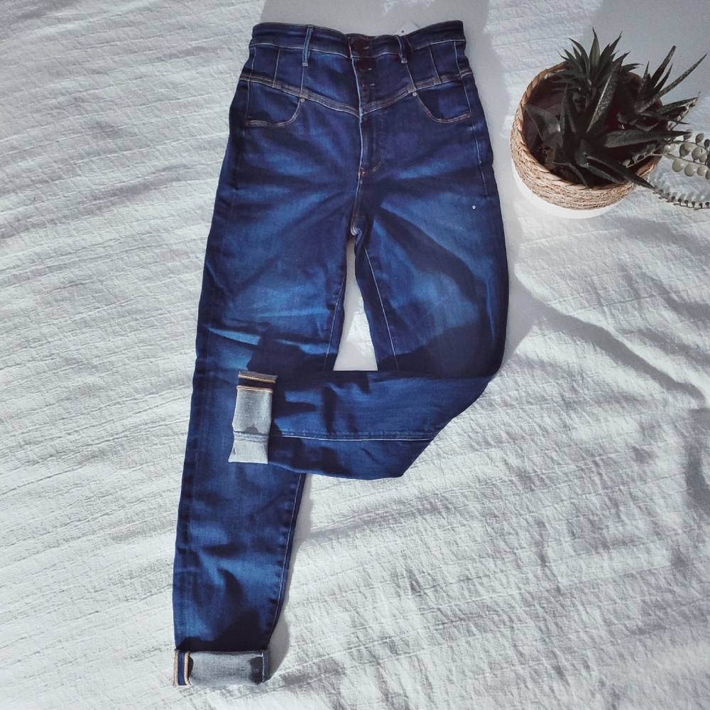GUESS Jeanologia Retro High Rise V-Yoke Denim Jeans NWT - Picture 5 of 15